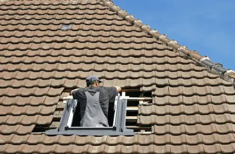 Pose de velux - Moulins-la-Marche